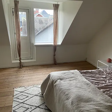 Accommodatie bij particulieren Udlejning Af To Vaerelser Med Udsigt Til Parken Beliggende I Centrum *