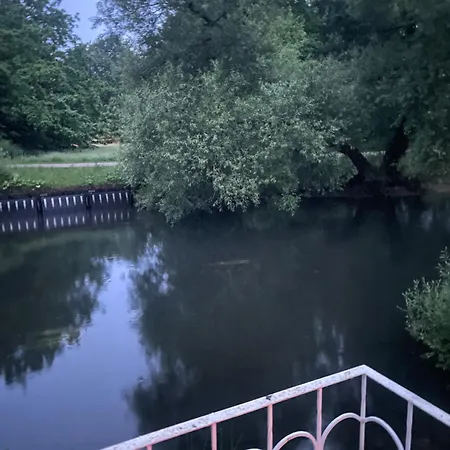 Séjour chez l'habitant Udlejning Af To Vaerelser Med Udsigt Til Parken Beliggende I Centrum Odense